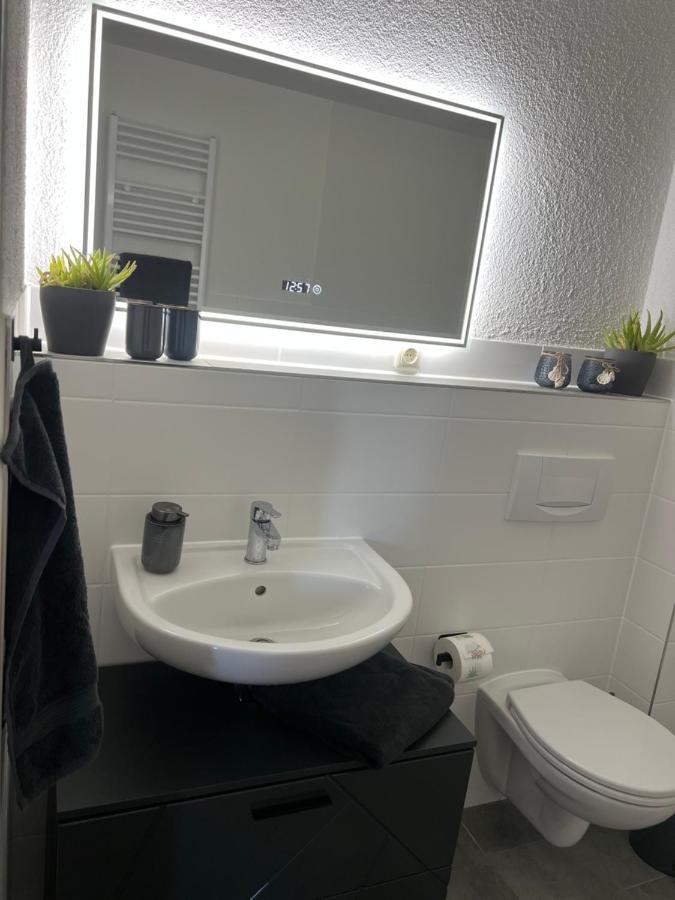 Apartment Juna Mit Tg Stellplatz Leipzig Buitenkant foto